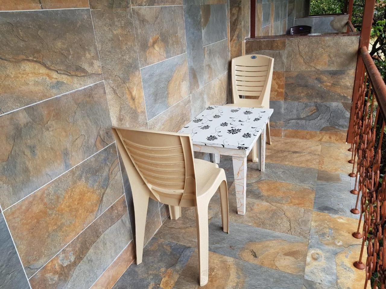 C P Cottage Resort Mahabaleshwar Exterior photo