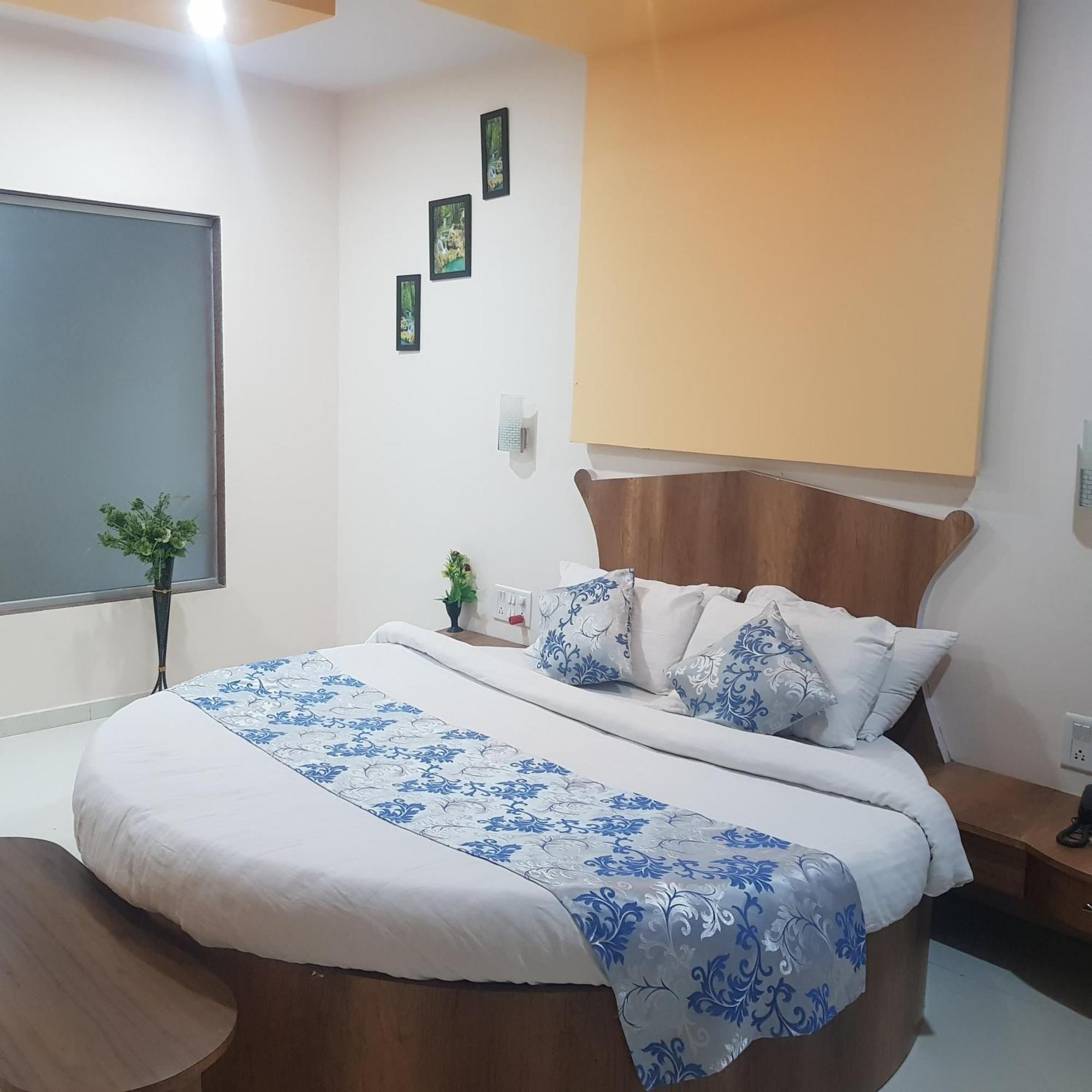 C P Cottage Resort Mahabaleshwar Exterior photo